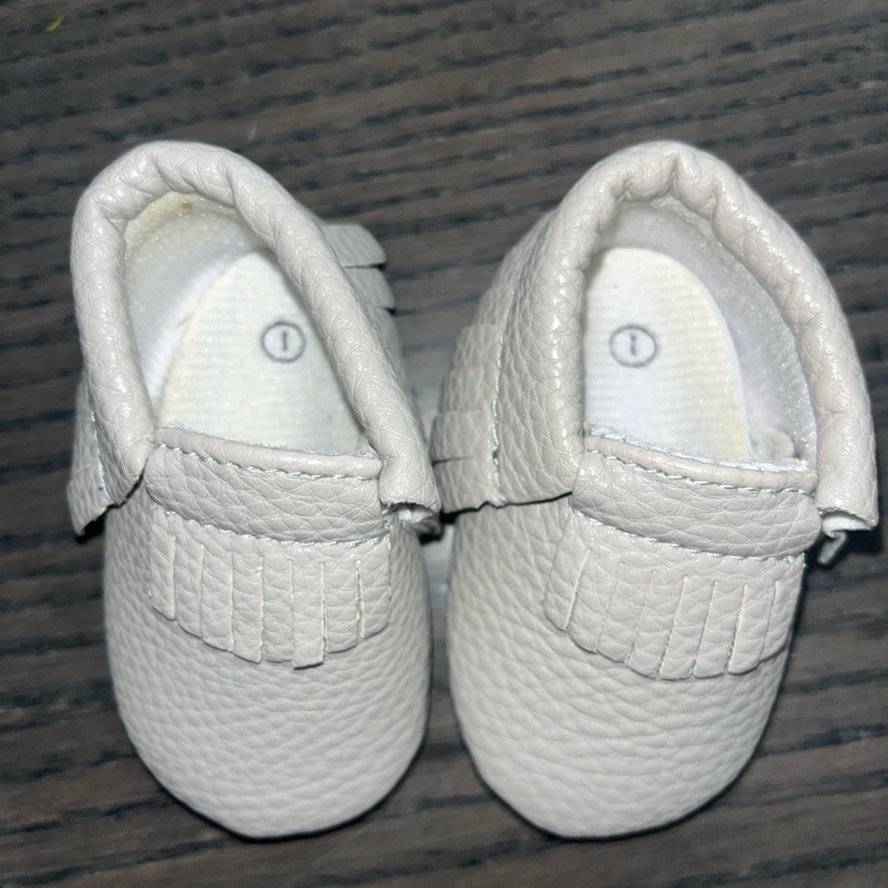 Sweet N Swag Baby fringe Moccasins 0-4 months (Size 1) - Picture 2 of 4